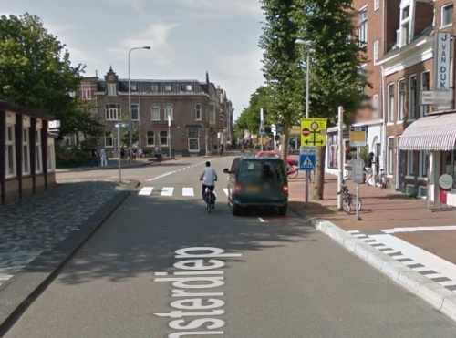 Damsterdiep cycle lane parking 1